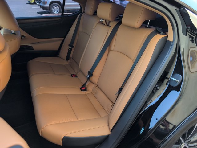 Used 2025 Lexus ES 300h w/ Premium Package FWD image 20