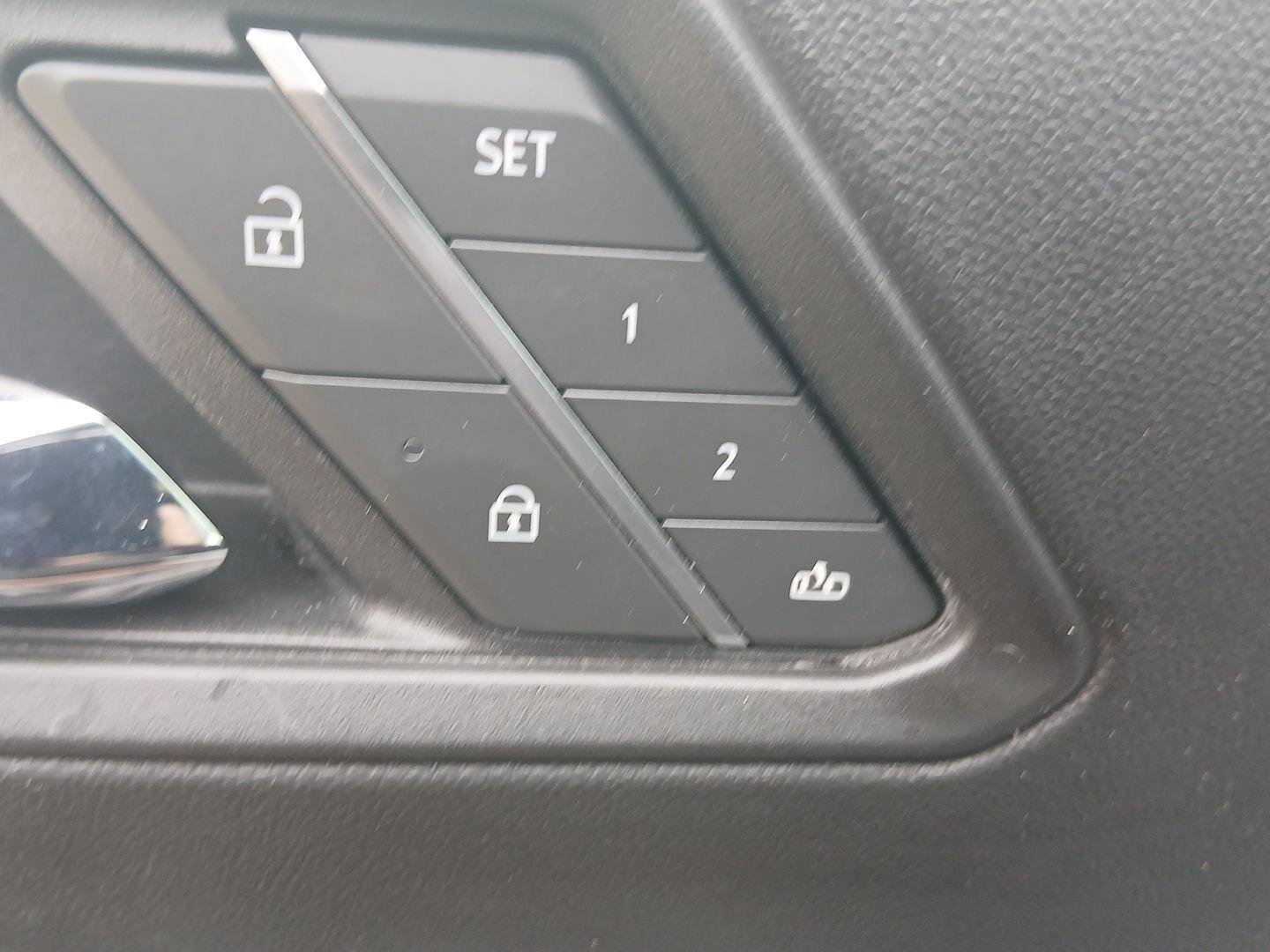 Used 2024 GMC Canyon AT4 w/ AT4 Premium Package image 10