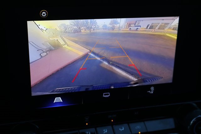 Used 2023 Chevrolet Colorado W/T image 5