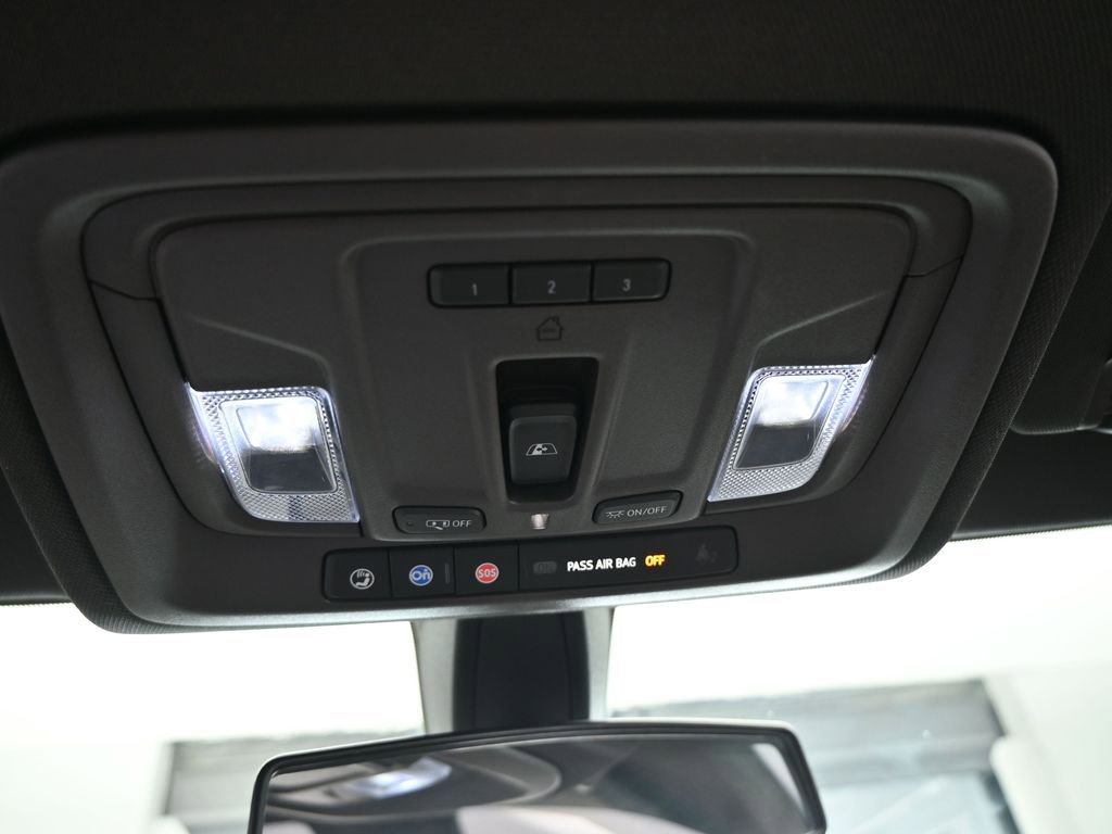 Used 2020 Chevrolet Silverado 1500 RST image 30