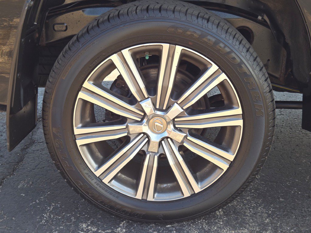 Used 2017 Lexus LX 570 4WD image 16
