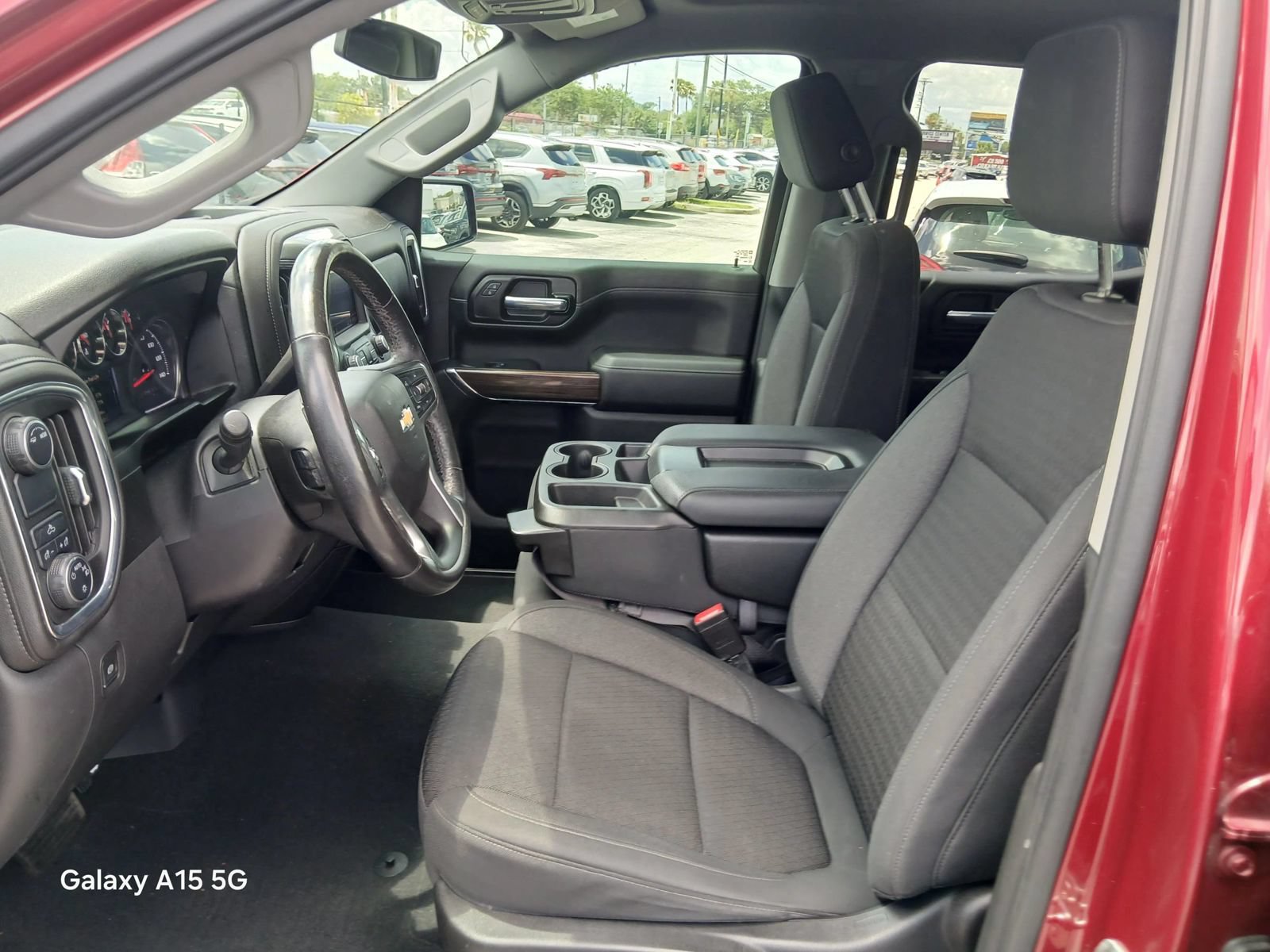 Used 2021 Chevrolet Silverado 1500 LT w/ Bed Protection Package RWD image 9