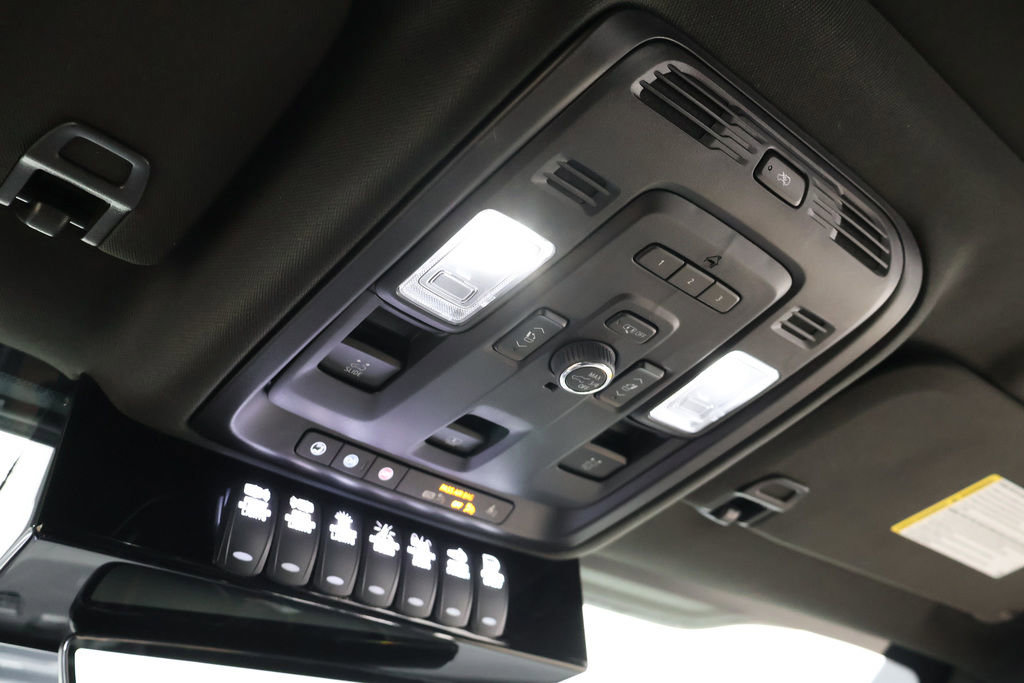 Used 2023 Cadillac Escalade Premium Luxury image 37