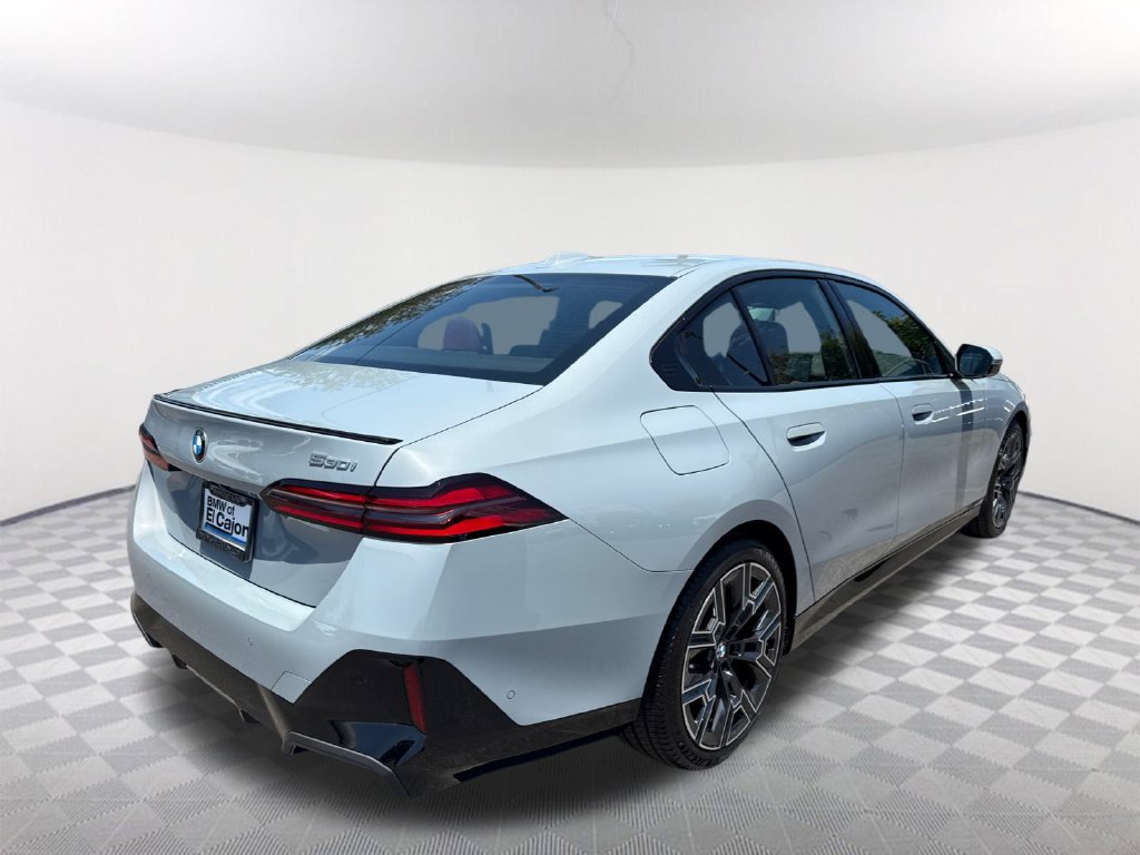 New 2027 BMW 530i w/ M Sport Package RWD image 4