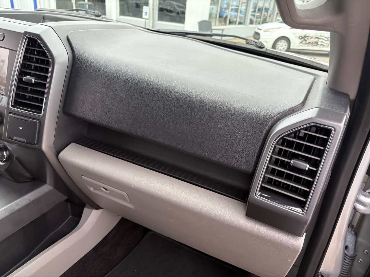 Used 2018 Ford F150 XLT w/ Equipment Group 302A Luxury image 43