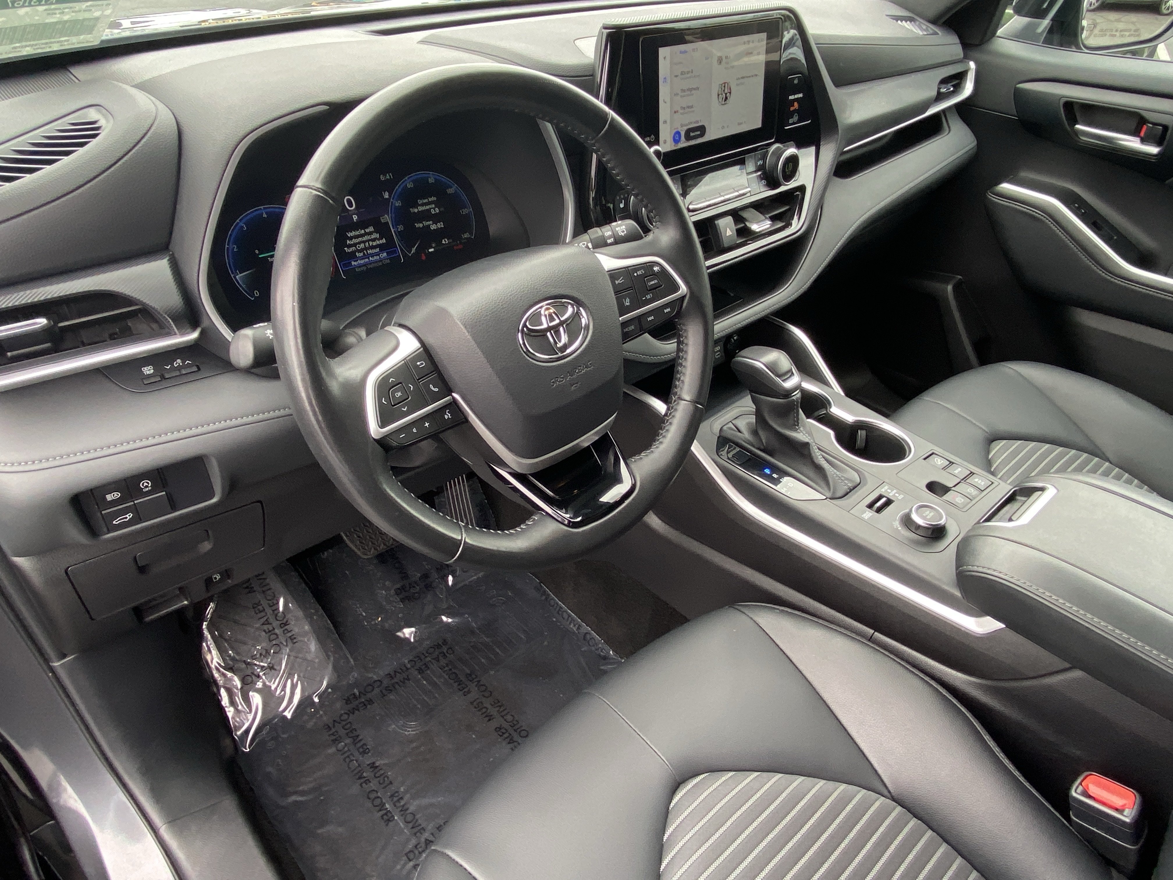 Used 2025 Toyota Highlander XSE AWD/4WD image 18