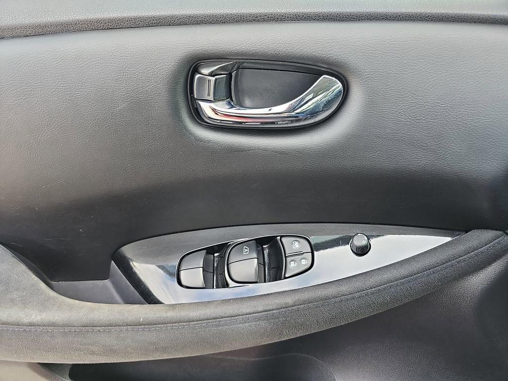 Used 2014 Nissan Leaf SV w/ LED & Quick Charge Package image 30