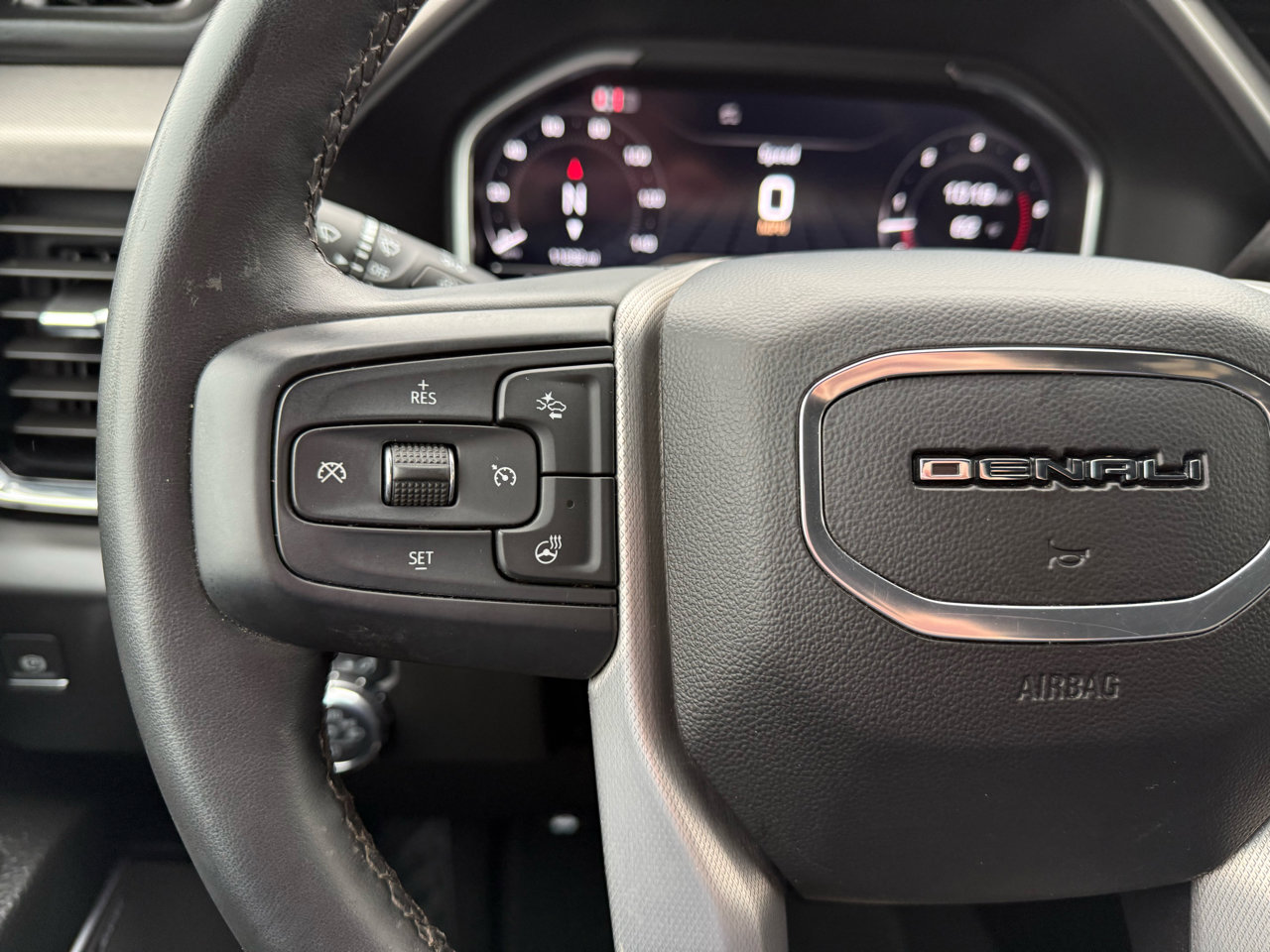 Used 2024 GMC Sierra 2500 Denali w/ Denali Reserve Package image 23