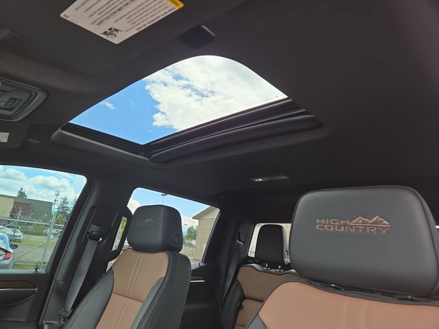 Used 2025 Chevrolet Silverado 1500 High Country w/ High Country Premium Package AWD/4WD image 31