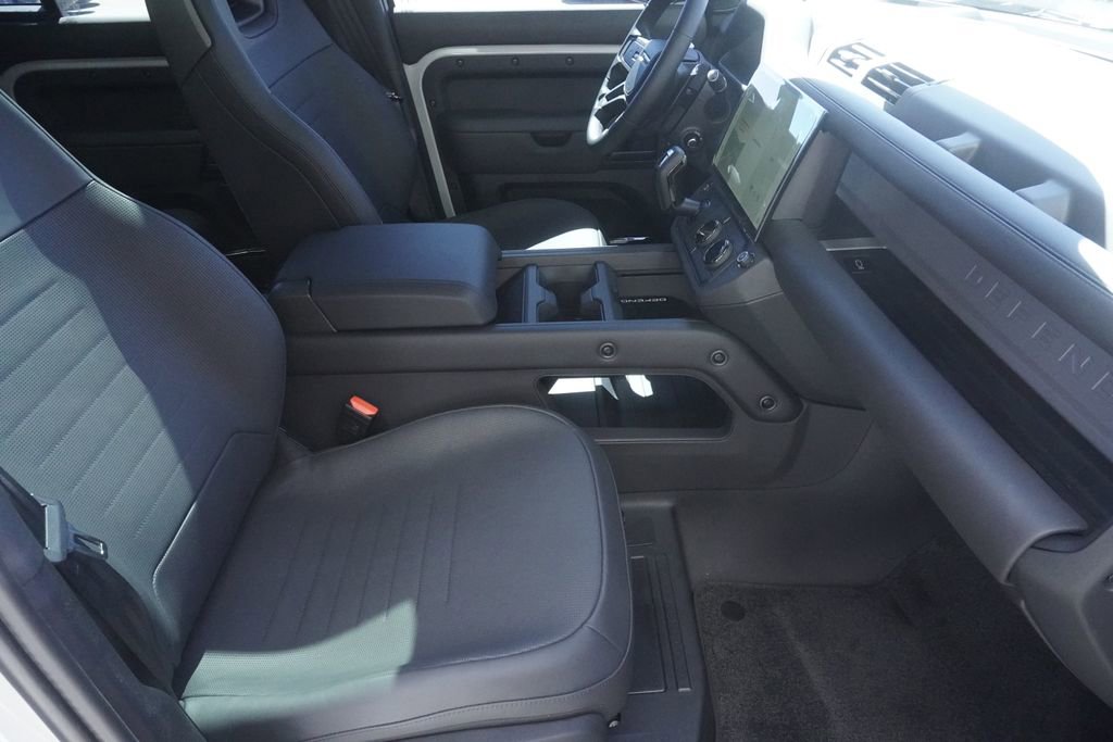 New 2026 Land Rover Defender 110 OCTA image 24