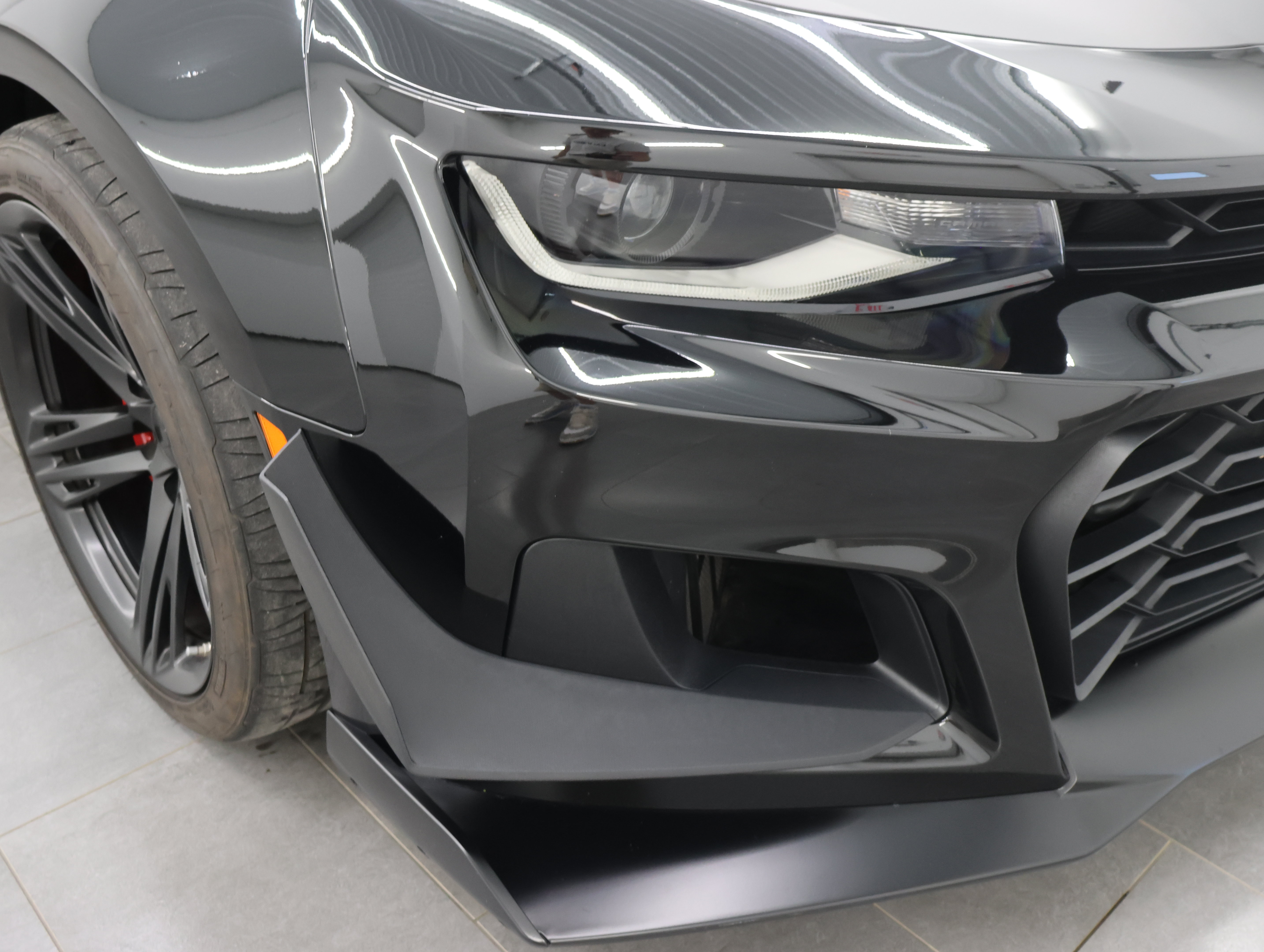 Used 2019 Chevrolet Camaro ZL1 RWD image 23