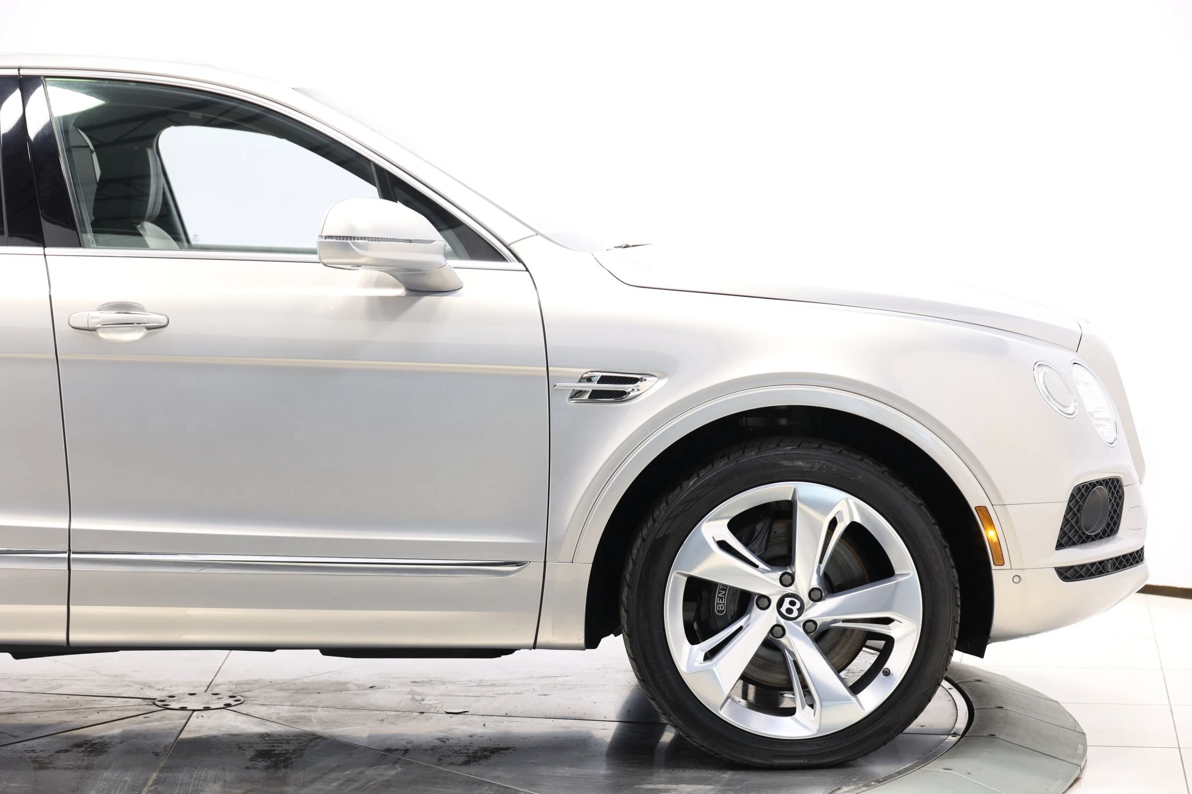 Used 2018 Bentley Bentayga Onyx Edition AWD/4WD image 82