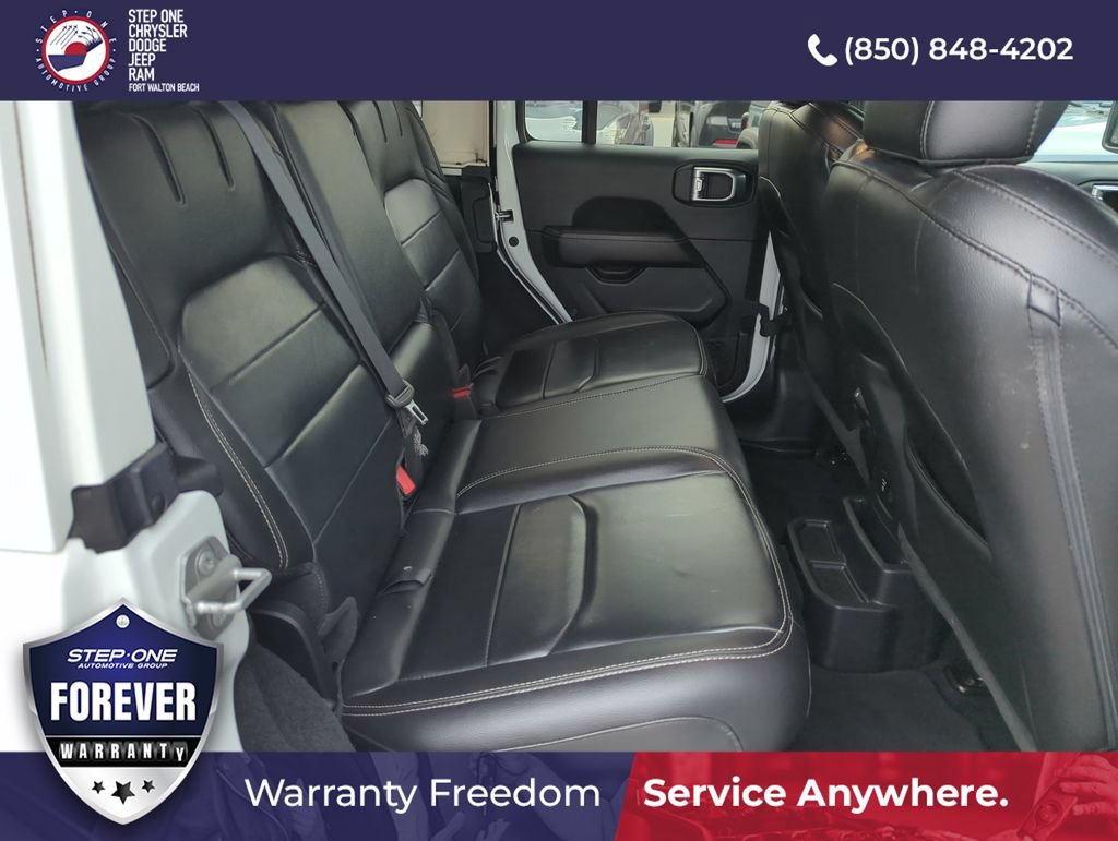 Used 2022 Jeep Wrangler Unlimited Sahara AWD/4WD image 28