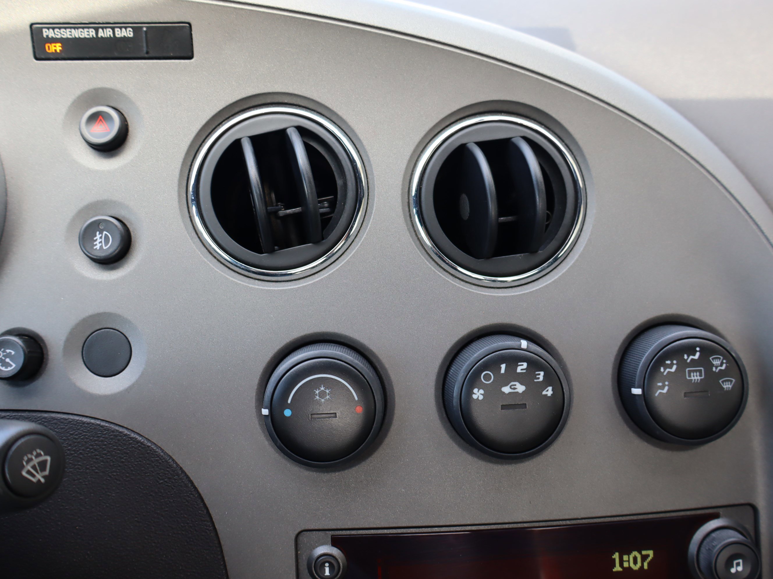 Used 2007 Pontiac Solstice Convertible w/ Premium Package image 23