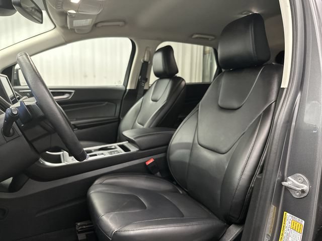 Used 2021 Ford Edge Titanium w/ Class II Trailer Tow Package AWD/4WD image 15