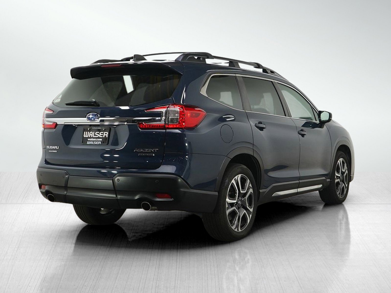 Used 2024 Subaru Ascent Limited w/ Technology Package AWD/4WD image 5