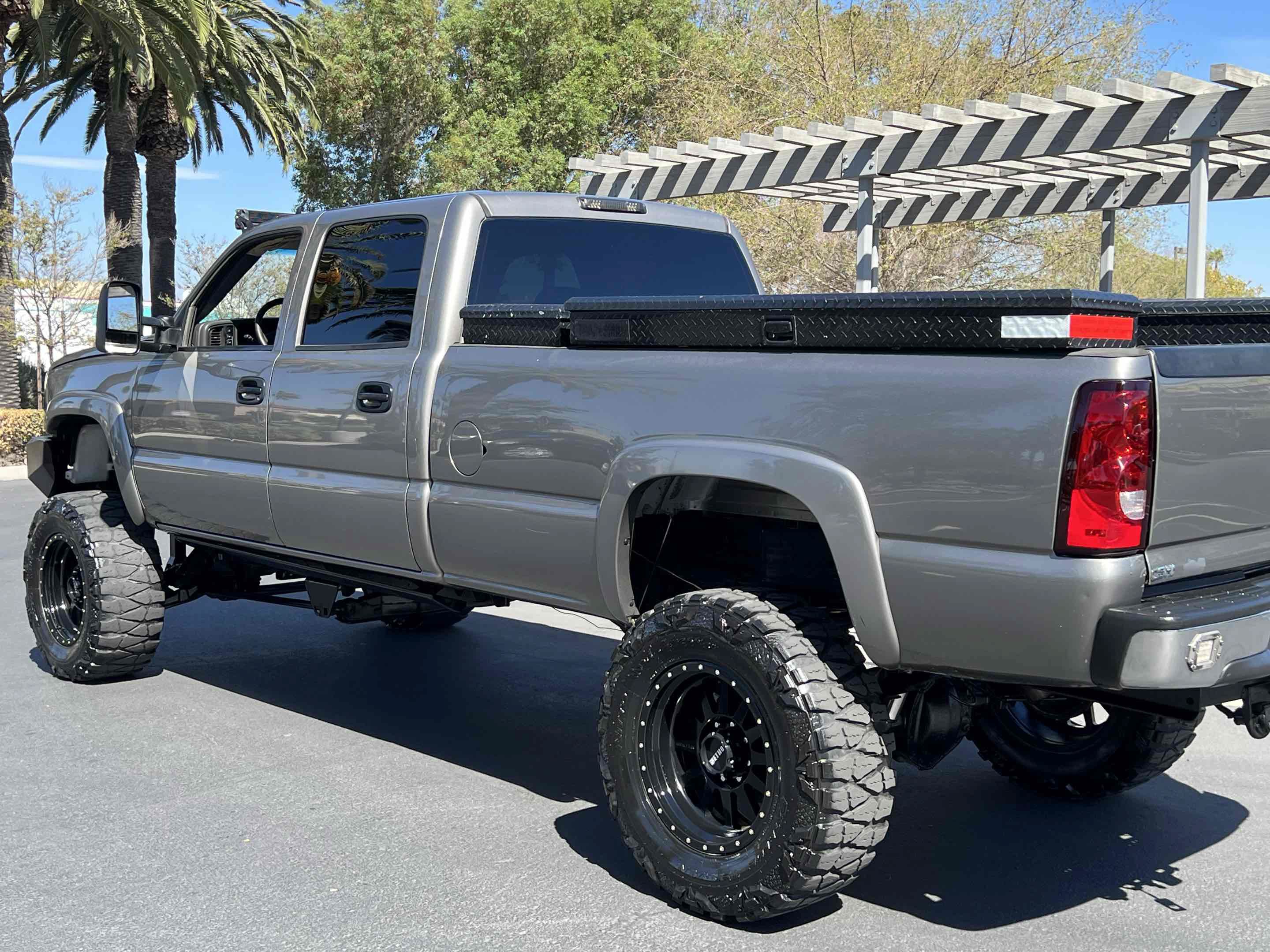 Used 2006 Chevrolet Silverado 3500 LT w/ Heavy-Duty Power Package AWD/4WD image 20