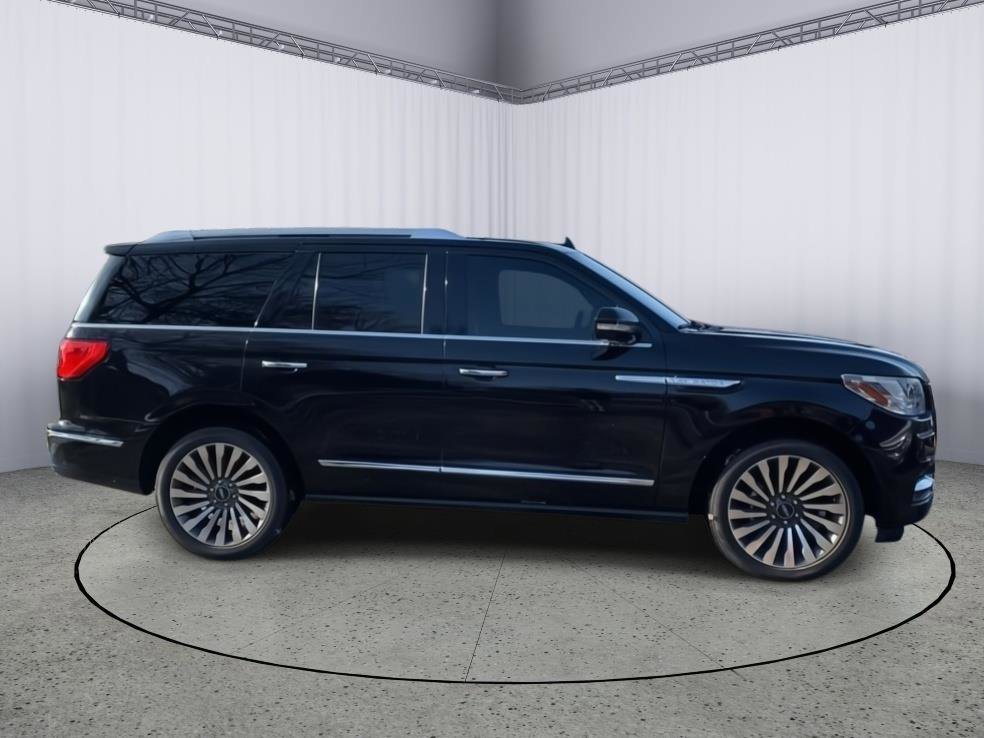 Used 2019 Lincoln Navigator Reserve image 8