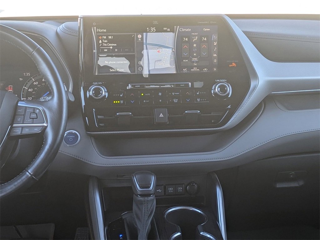 Used 2021 Toyota Highlander Platinum image 29
