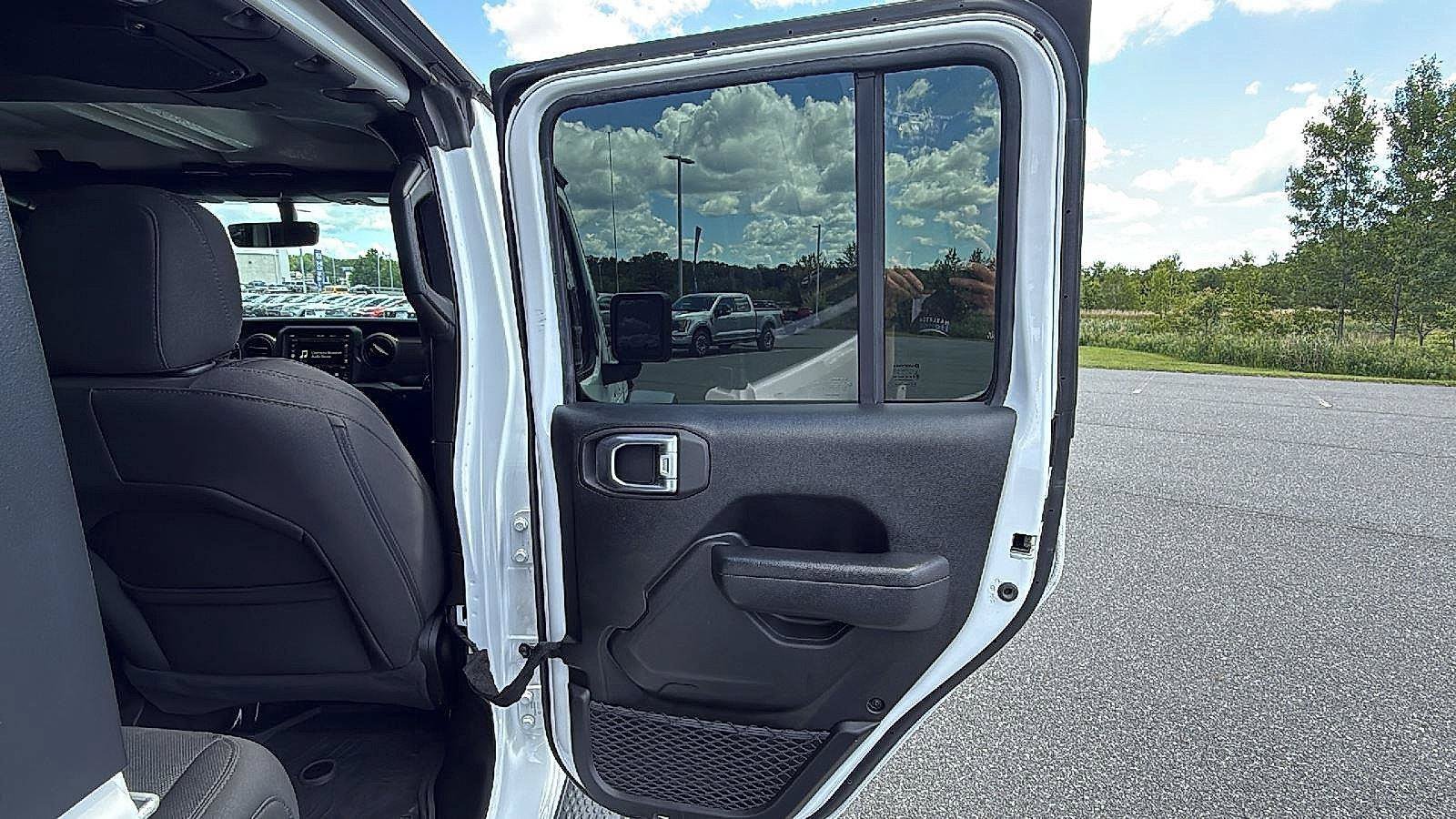 Used 2023 Jeep Wrangler Unlimited Sport AWD/4WD image 19