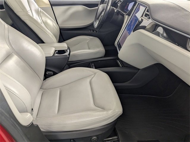 Used 2015 Tesla Model S 85D image 28