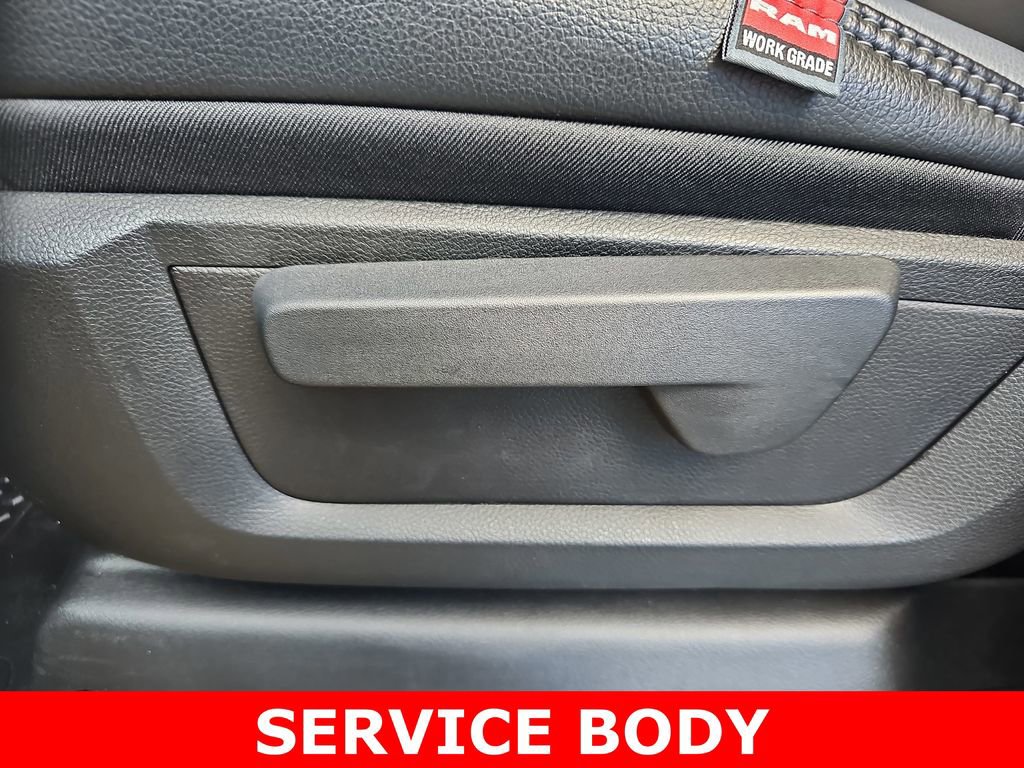 Used 2024 RAM 2500 Tradesman w/ Chrome Appearance Group image 15