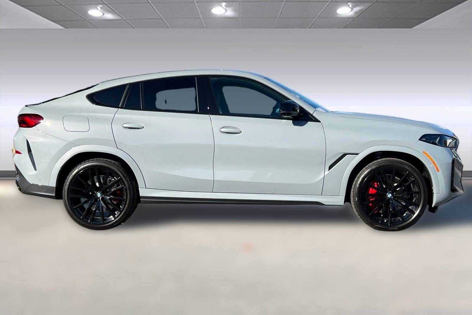 New 2026 BMW X6 M60i image 7