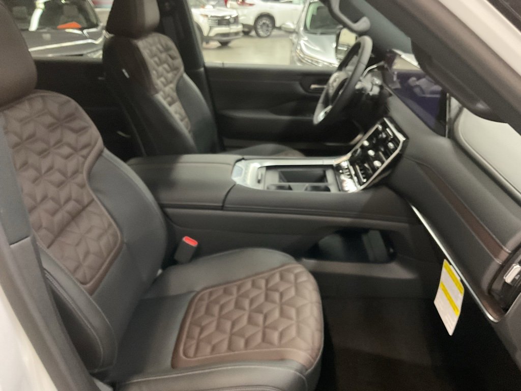 New 2026 Nissan Armada Platinum Reserve image 19