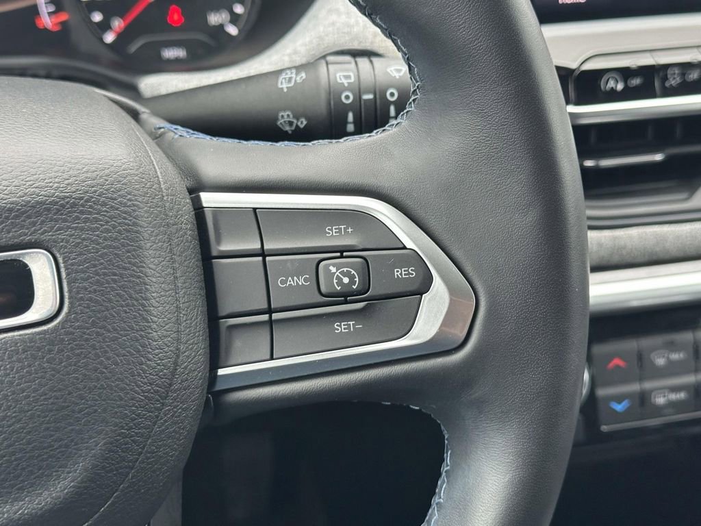 Used 2022 Jeep Compass Latitude w/ Convenience Group image 23