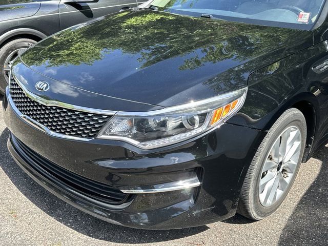 Used 2018 Kia Optima EX w/ Premium Package FWD image 4