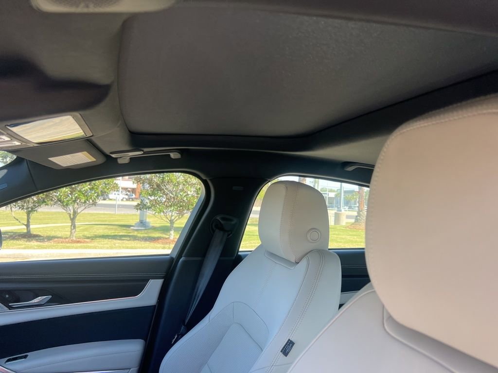 Used 2024 Jaguar XF R-Dynamic SE image 11