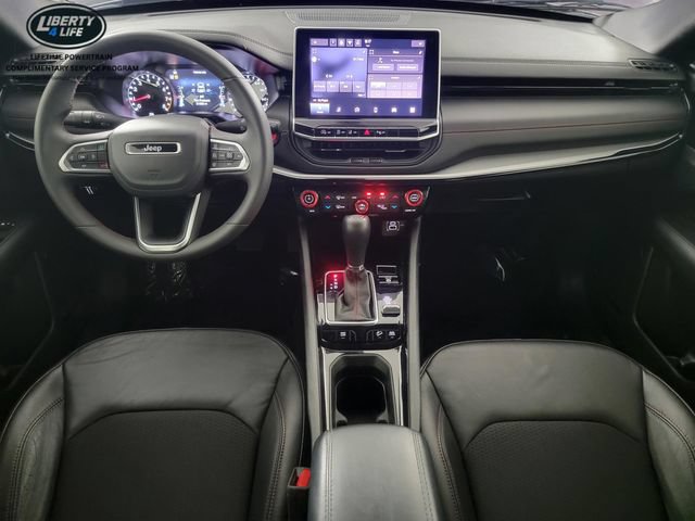 Used 2025 Jeep Compass Trailhawk AWD/4WD image 19