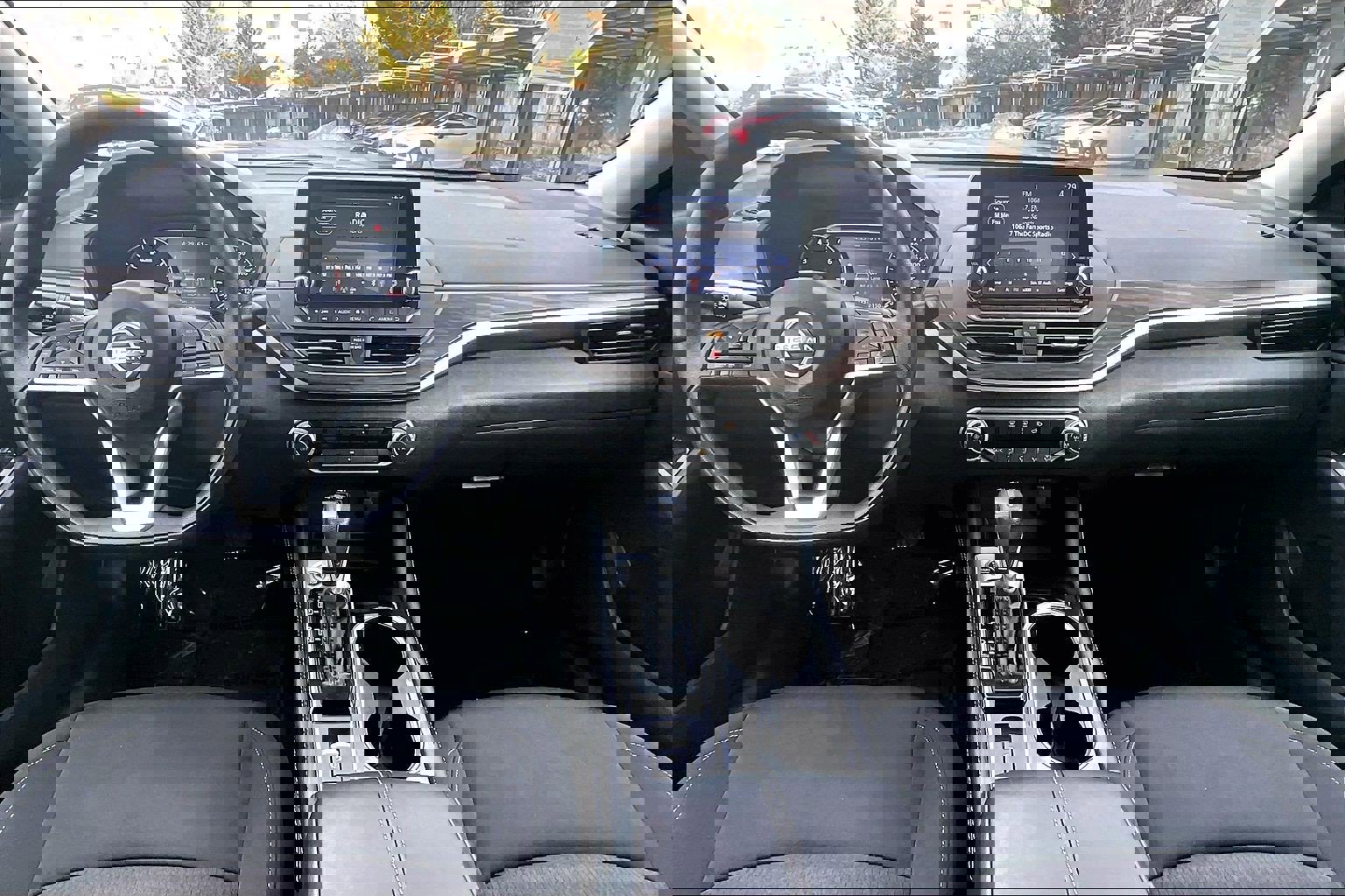 Used 2023 Nissan Altima 2.5 SV image 14