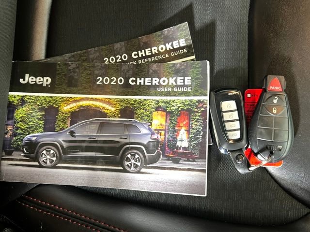 Used 2020 Jeep Cherokee Trailhawk image 18