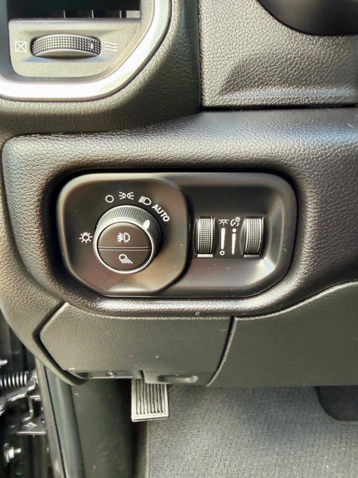 Used 2024 RAM 2500 Laramie w/ Safety Group image 24