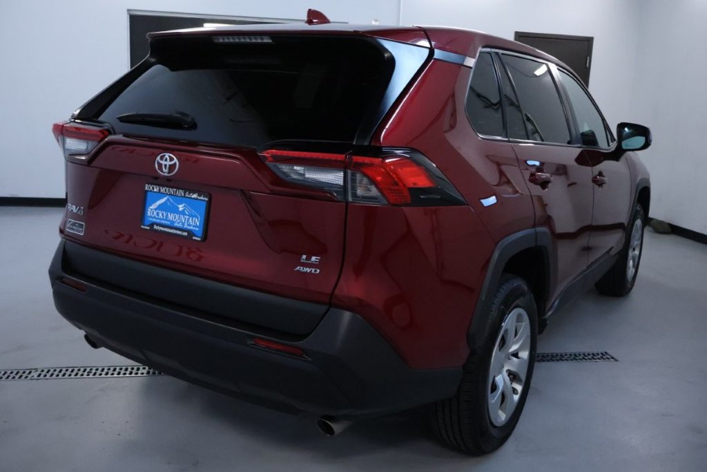 Used 2022 Toyota RAV4 LE AWD/4WD image 7