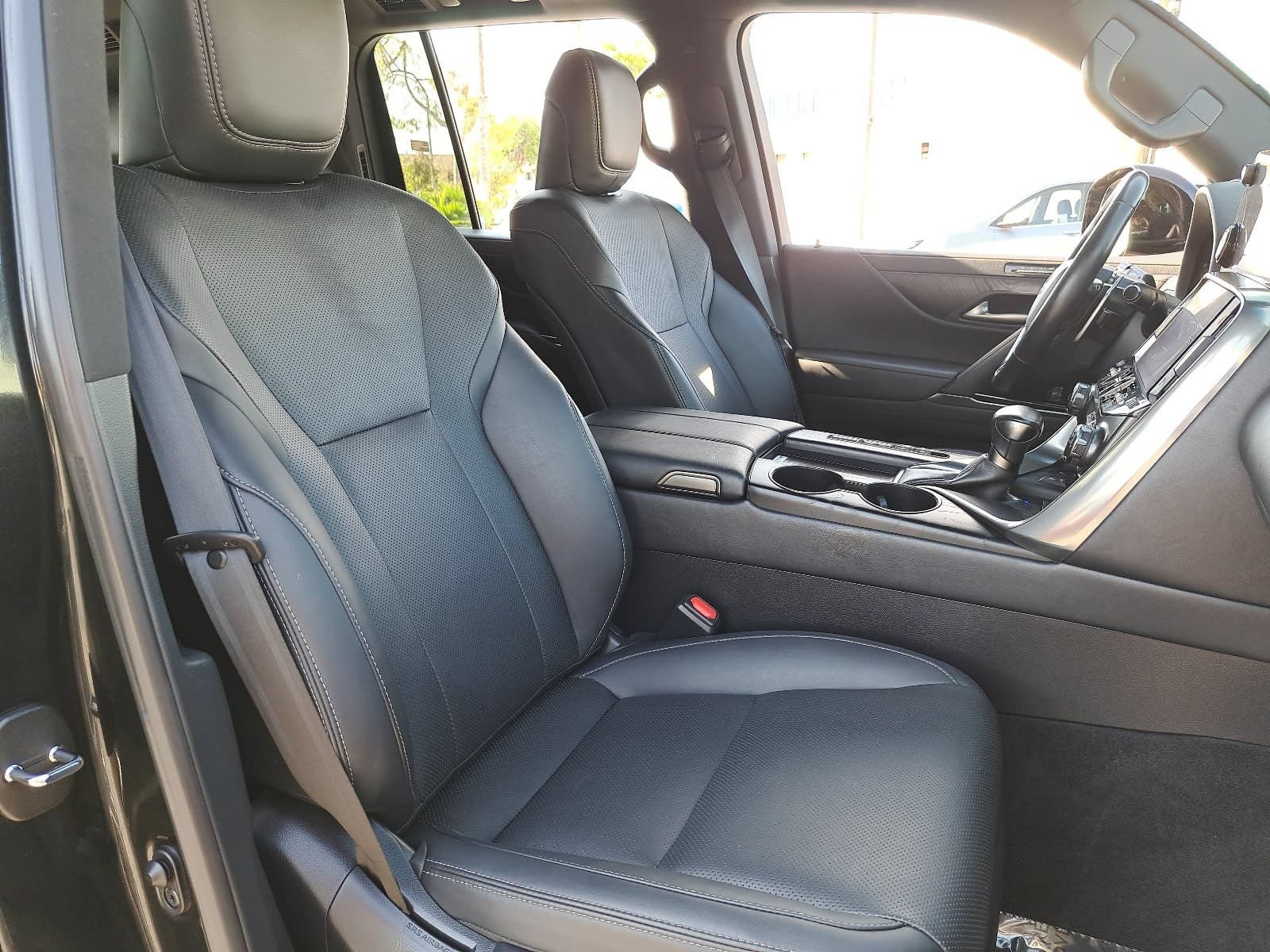 Used 2023 Lexus LX 600 4WD w/ Appearance Package image 10