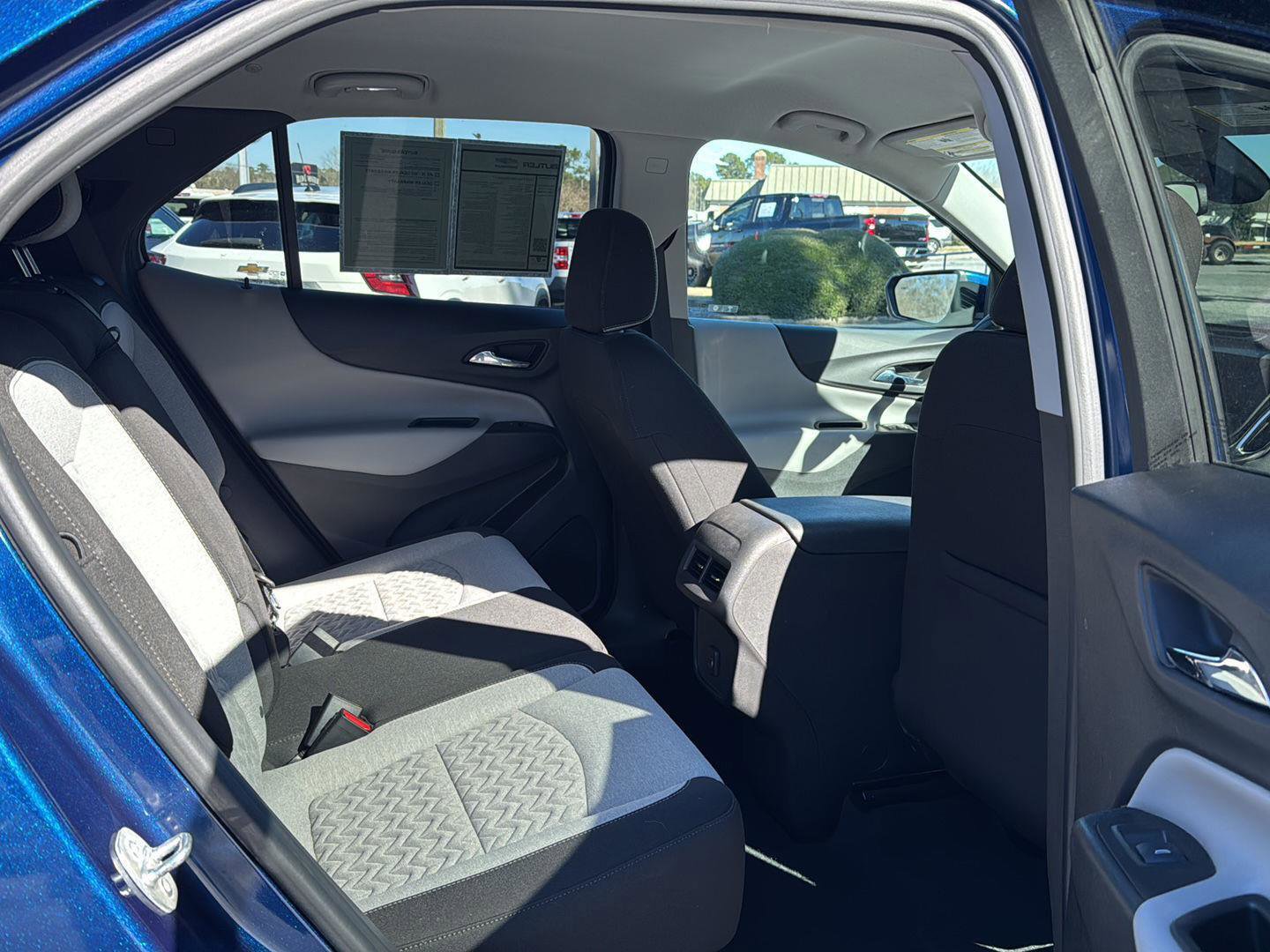 Used 2022 Chevrolet Equinox LT w/ LPO, Floor Liner Package image 11