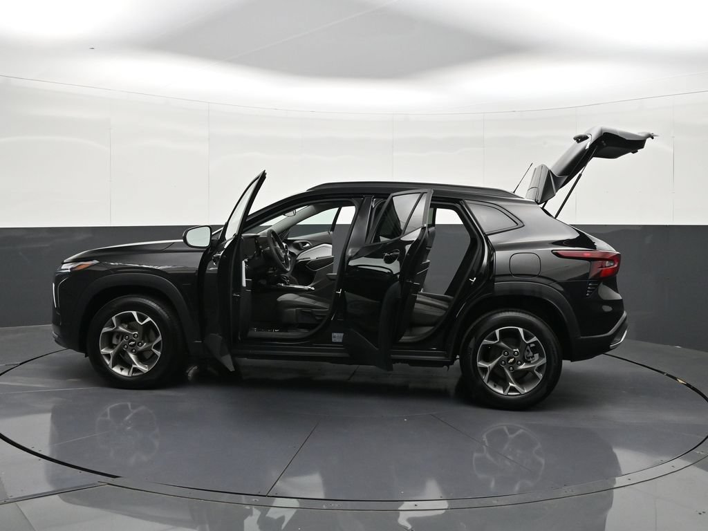 Certified 2026 Chevrolet Trax LT FWD image 40