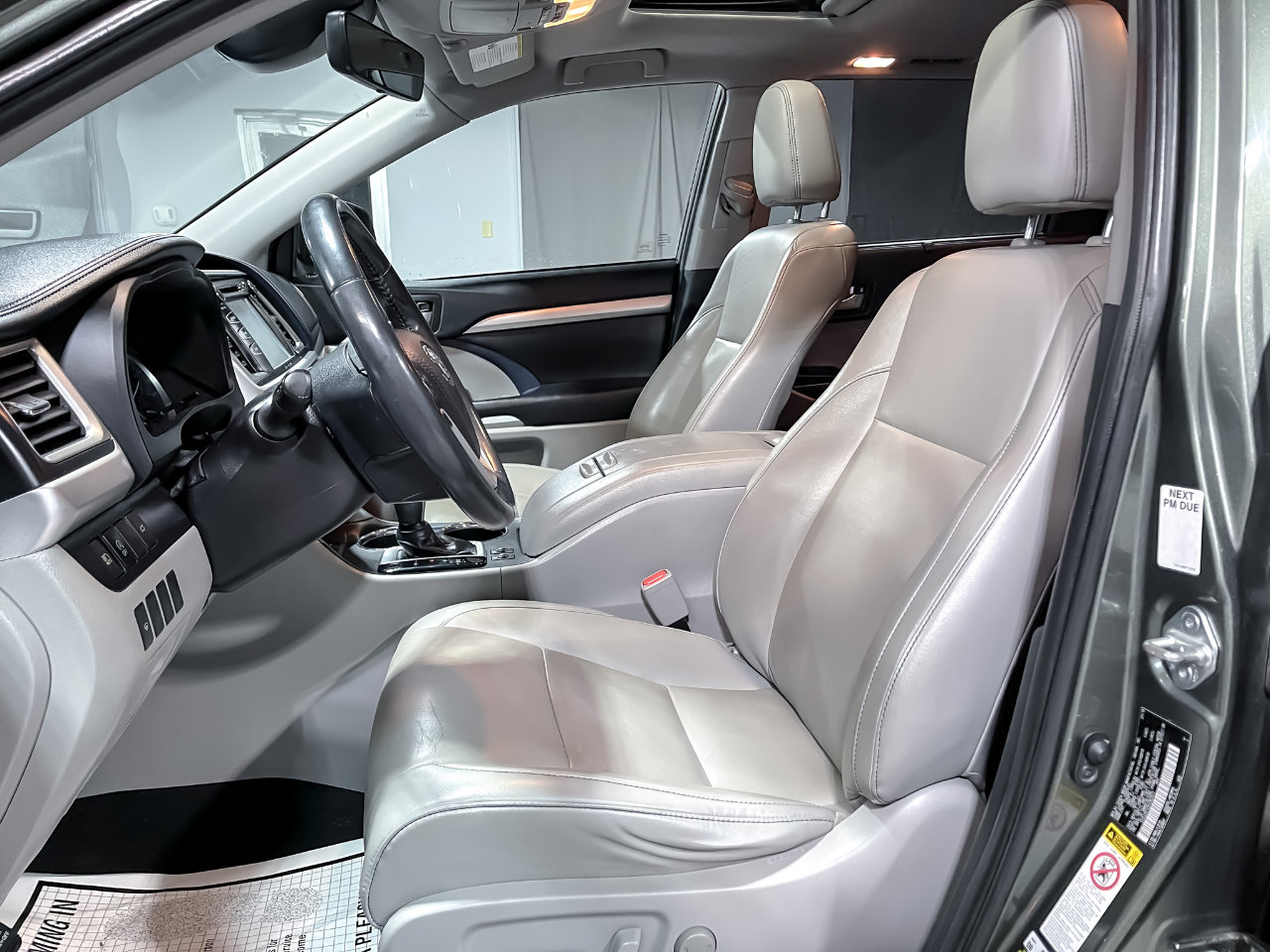 Used 2019 Toyota Highlander XLE image 16