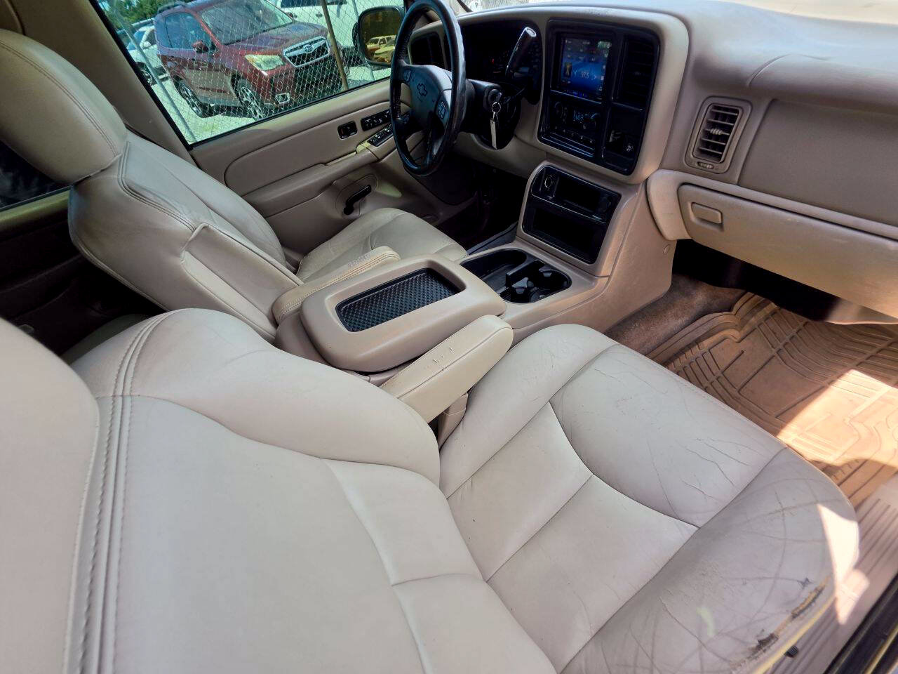 Used 2004 Chevrolet Tahoe LT w/ LT Preferred Equipment Group RWD image 7