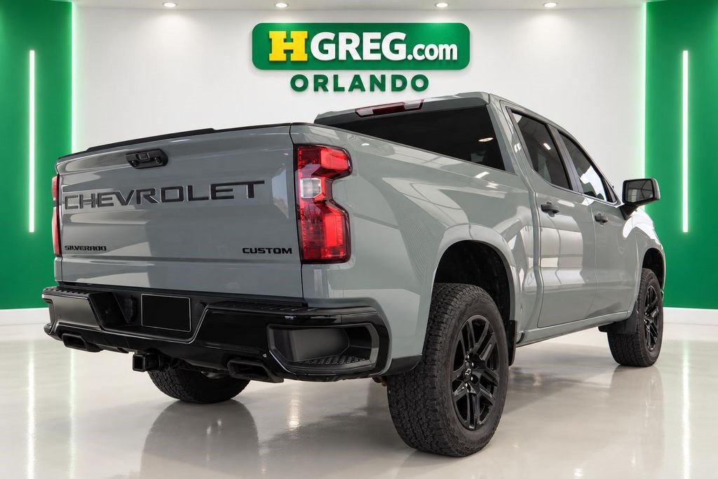 Used 2024 Chevrolet Silverado 1500 Custom Trail Boss w/ Dark Appearance Package AWD/4WD image 6
