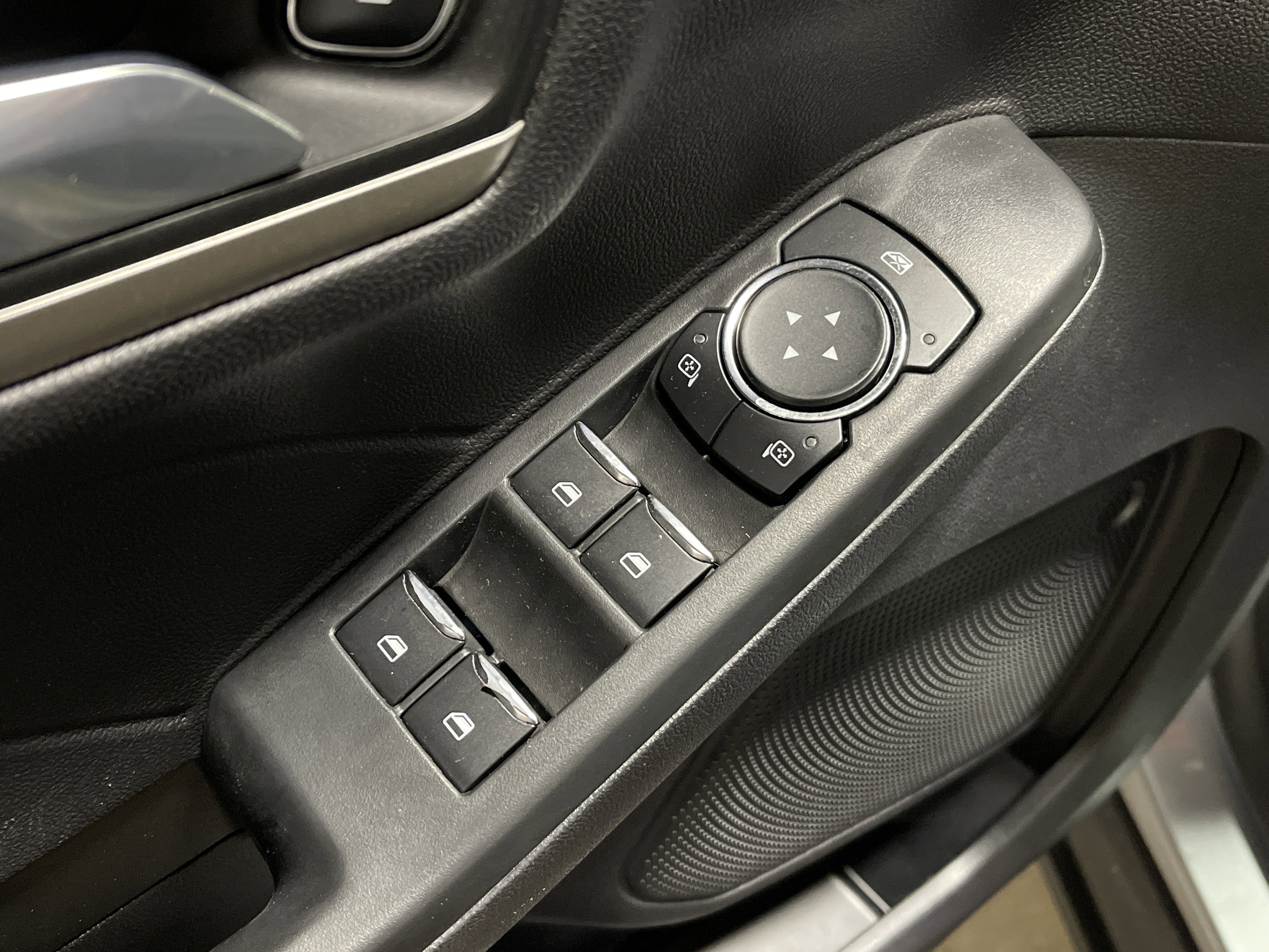 Used 2022 Ford Escape SEL image 8