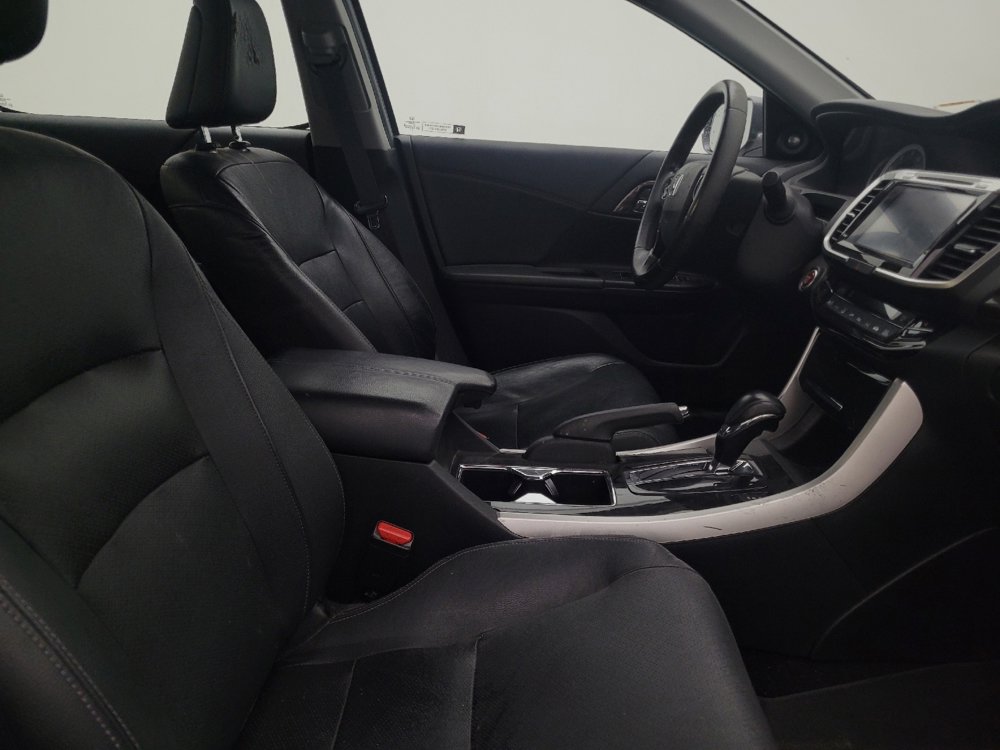Used 2017 Honda Accord EX-L image 21