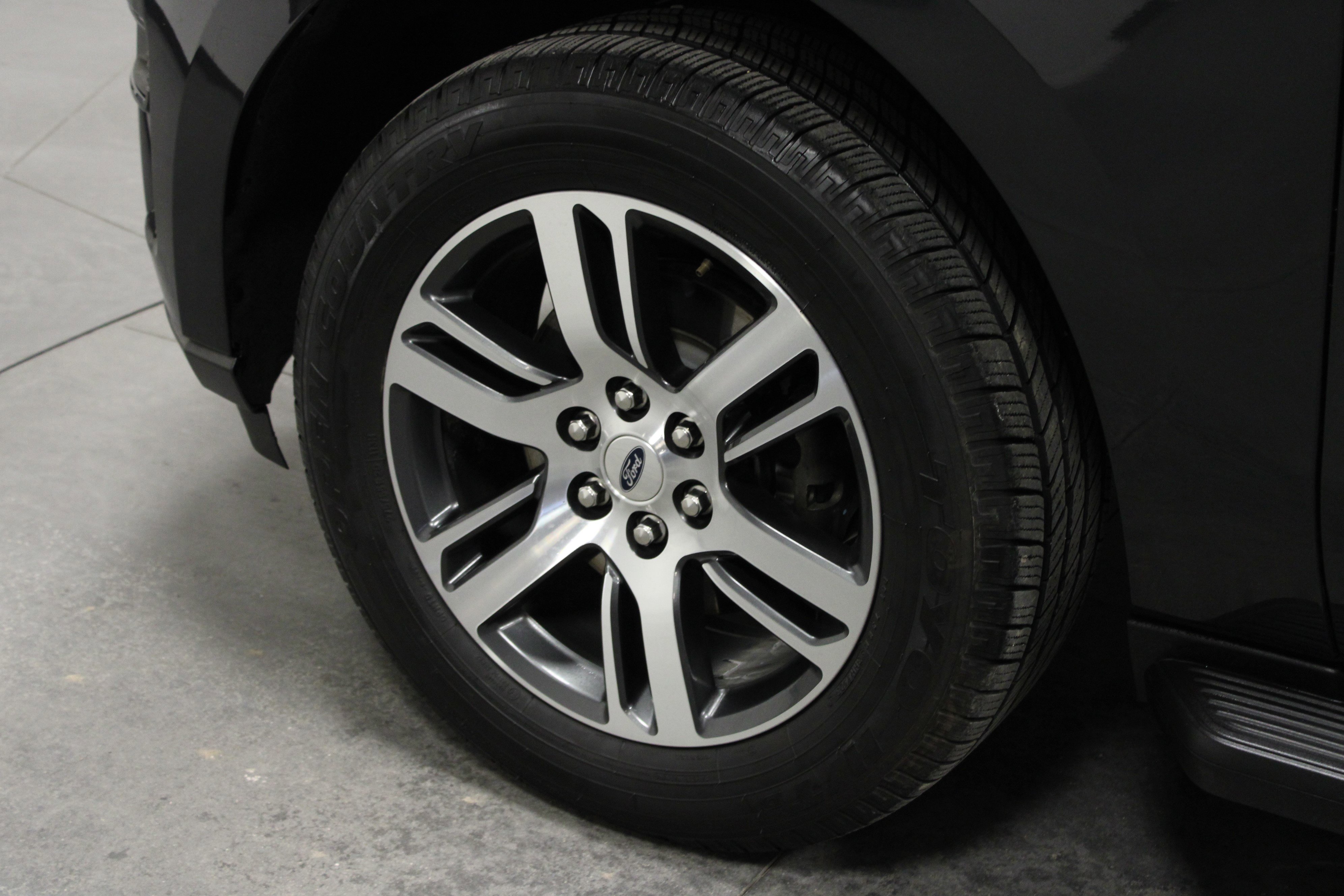 Used 2024 Ford Expedition XLT image 10