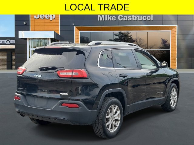 Used 2017 Jeep Cherokee Latitude AWD/4WD image 4
