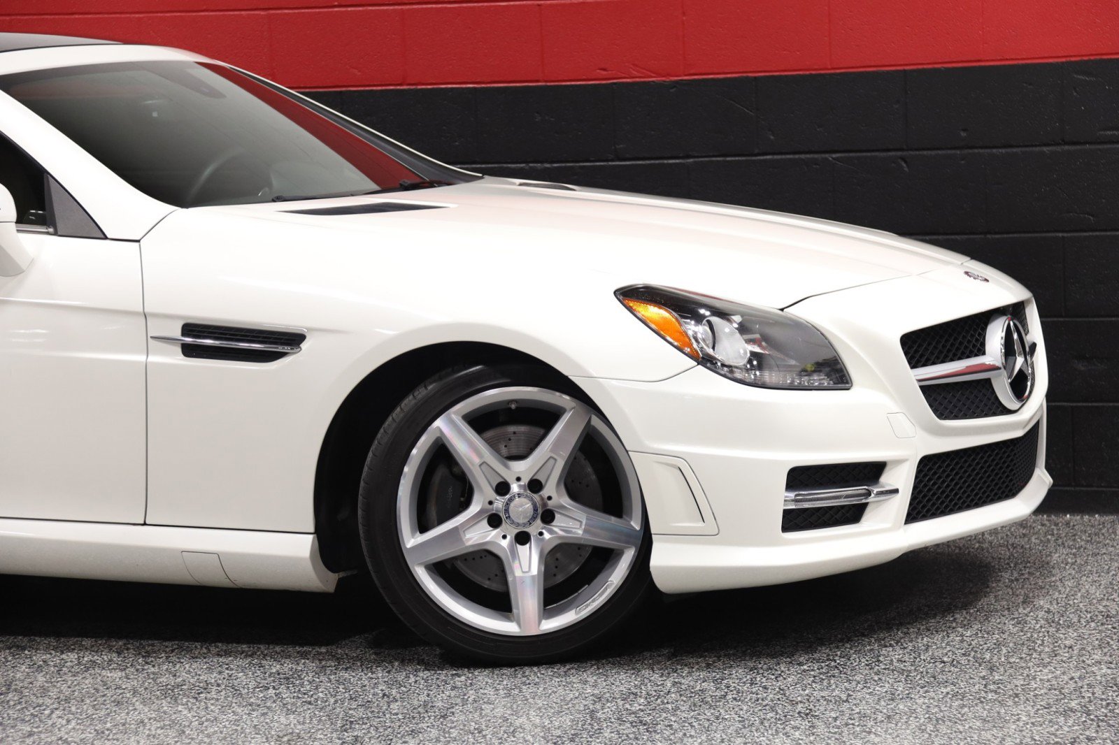 Used 2014 Mercedes-Benz SLK 250 image 3