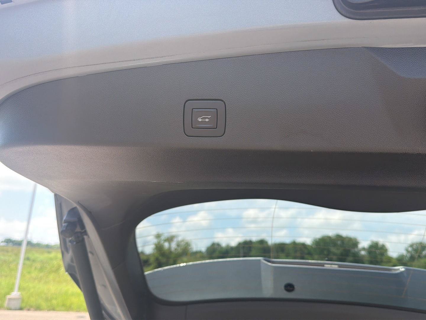 Used 2024 Buick Encore GX Preferred AWD/4WD image 12
