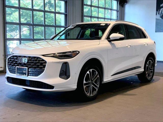 Certified 2025 Audi Q5 Premium w/ Convenience Package AWD/4WD image 2