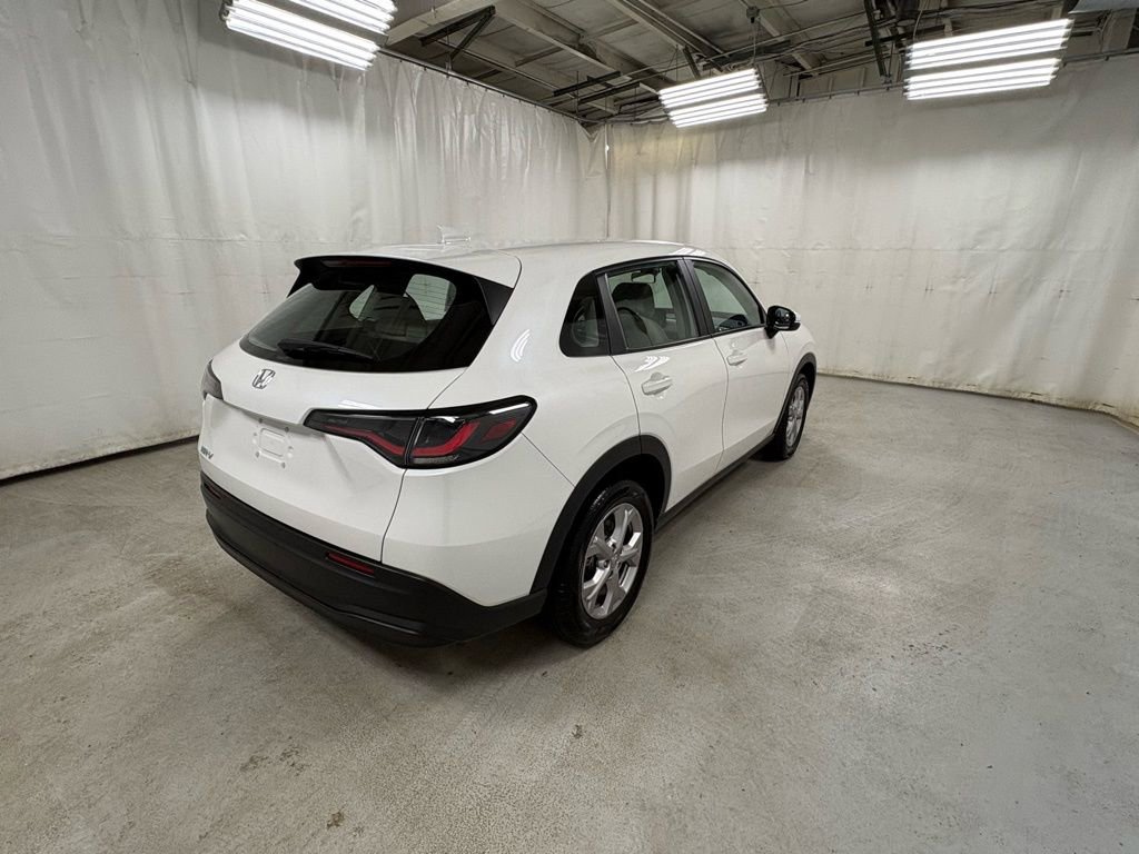 Used 2025 Honda HR-V LX image 5